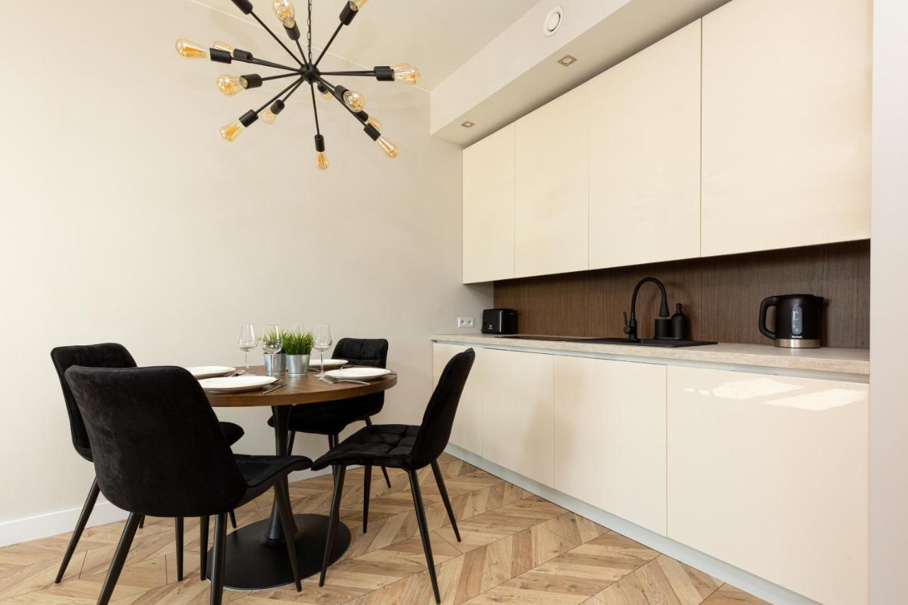Platinum Towers Apartment With Parking By Renters Prestige Βαρσοβία Εξωτερικό φωτογραφία