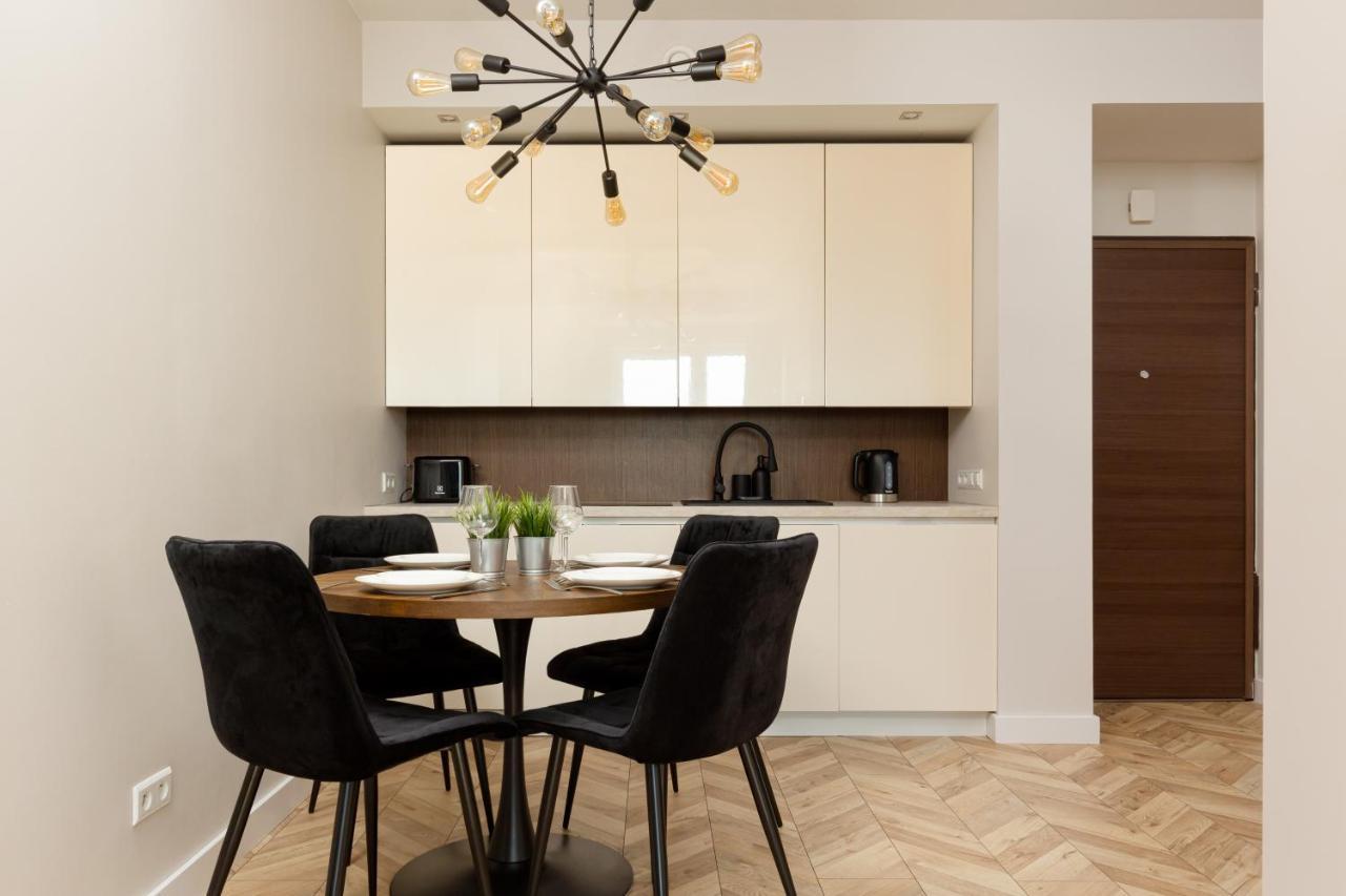 Platinum Towers Apartment With Parking By Renters Prestige Βαρσοβία Εξωτερικό φωτογραφία